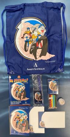 (image for) "HI FLYERS" IN-FLIGHT KIDS PACK (Bugs Bunny & Daffy Duck)