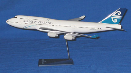 (image for) AIR NEW ZEALAND - BOEING B747-400 (EXECUTIVE DESK MODEL)