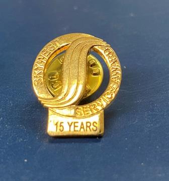 LAPEL BADGE: "Service Award 15 Years - Gold" (image for) LAPEL BADGE: "Service Award 15 Years - Gold"