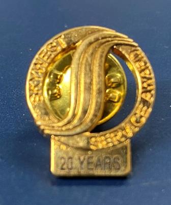 LAPEL BADGE: "Service Award 20 Years - Gold" (image for) LAPEL BADGE: "Service Award 20 Years - Gold"