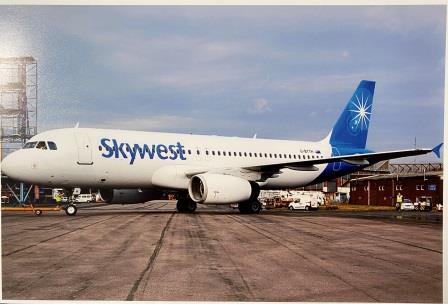 PHOTOGRAPH: "A320-231 - VH FNP" (image for) PHOTOGRAPH: "A320-231 - VH FNP"