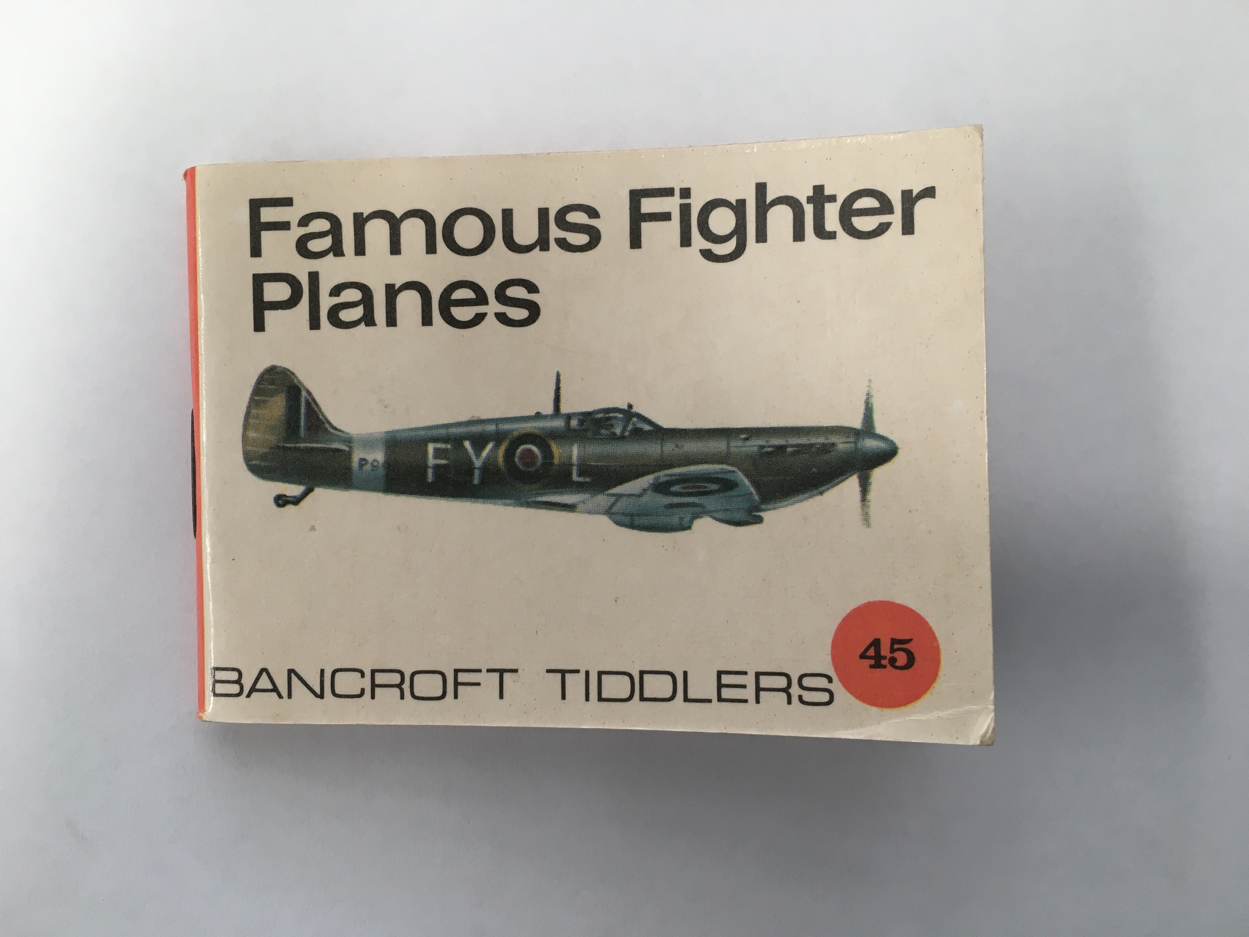 (image for) BOOK: "Famous Fighter Planes"