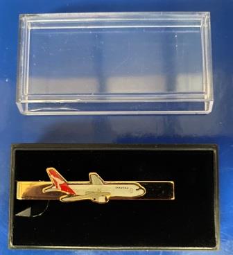 (image for) TIE BAR: "B767-300" - Click Image to Close