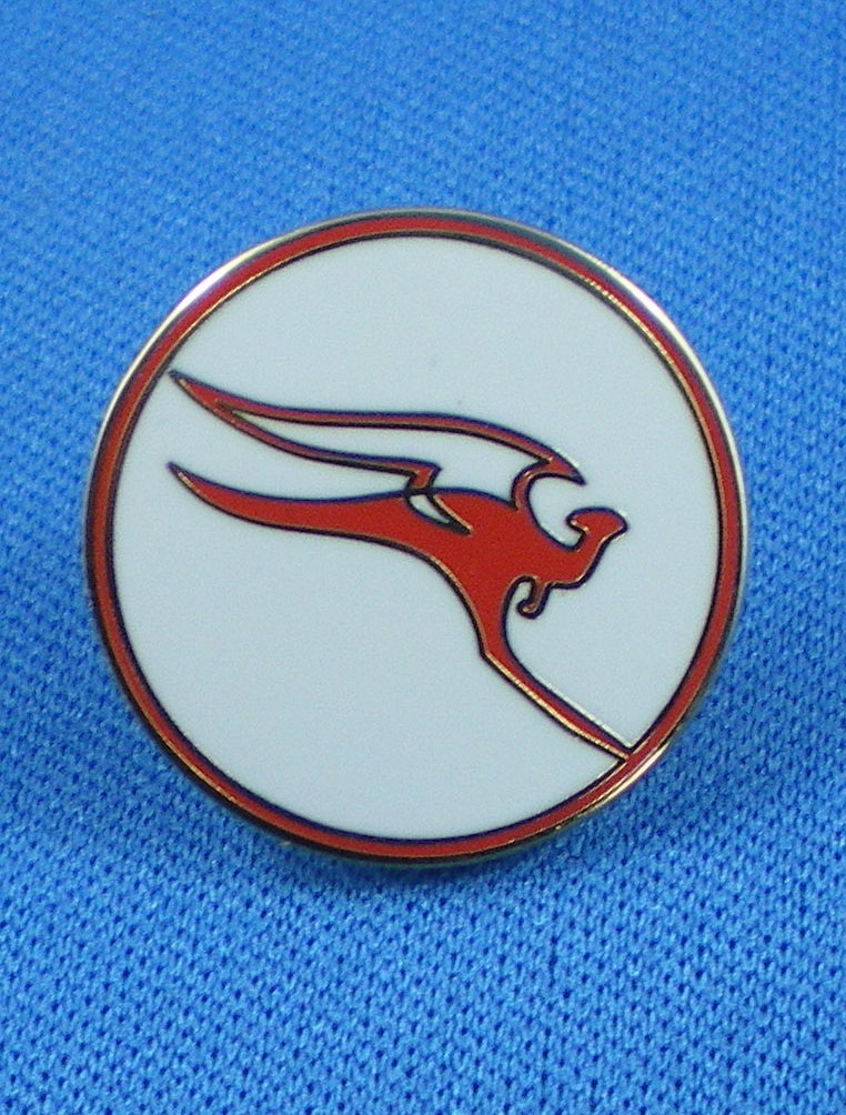 (image for) QANTAS - "OLD LOGO" LAPEL BADGE - Click Image to Close